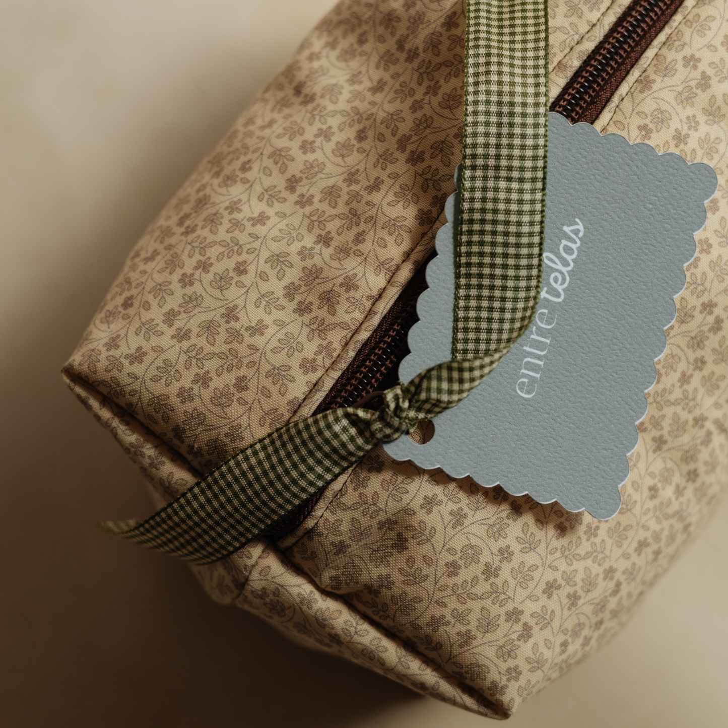 Cosmetiquera Flores Beige